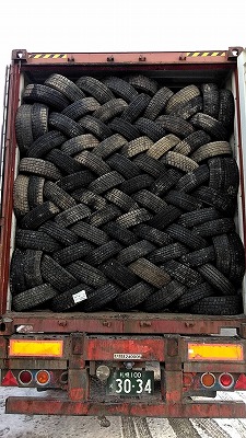 Loading image when exporting used tires(to South Asia)